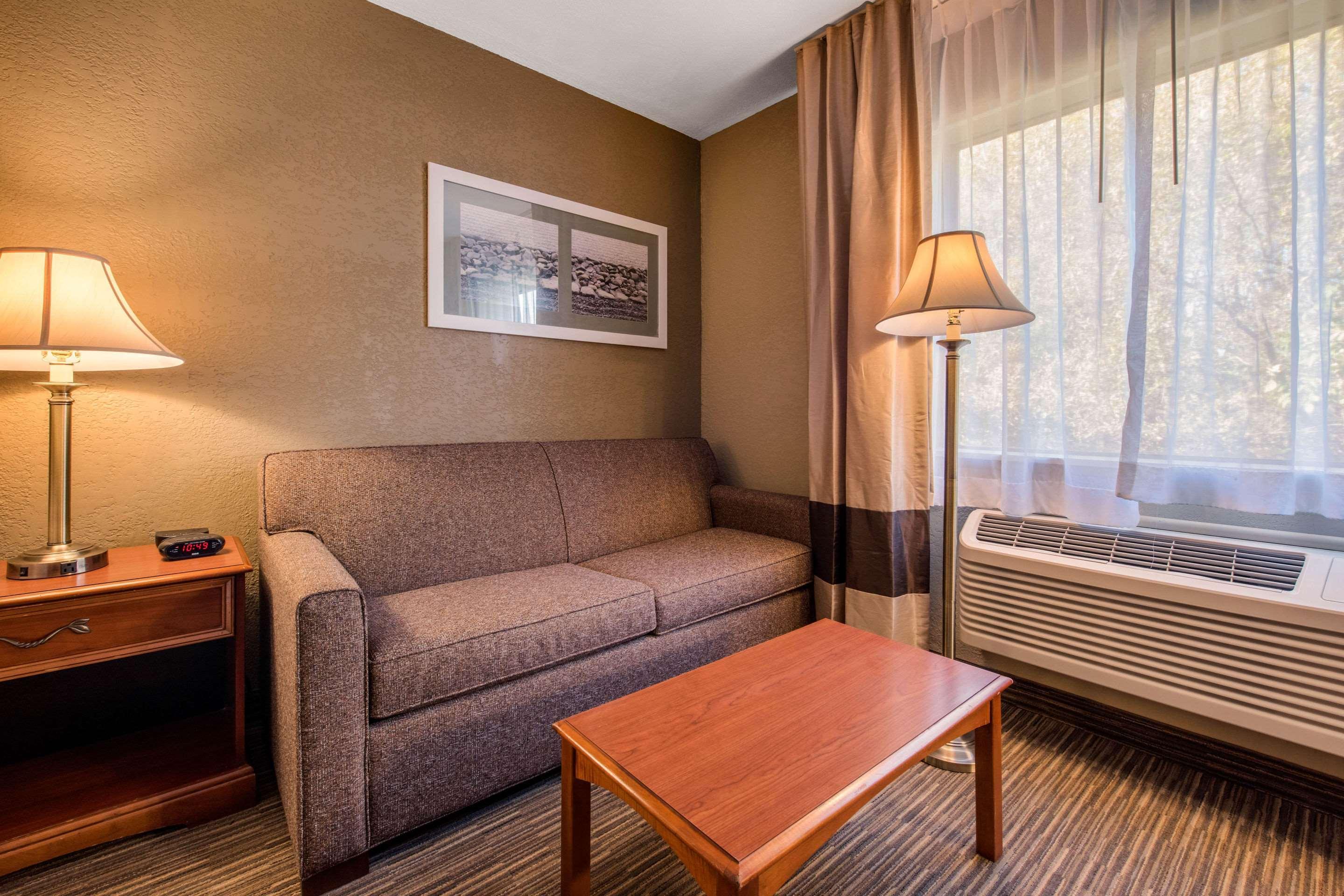 Quality Inn & Suites ניו קאסל מראה חיצוני תמונה