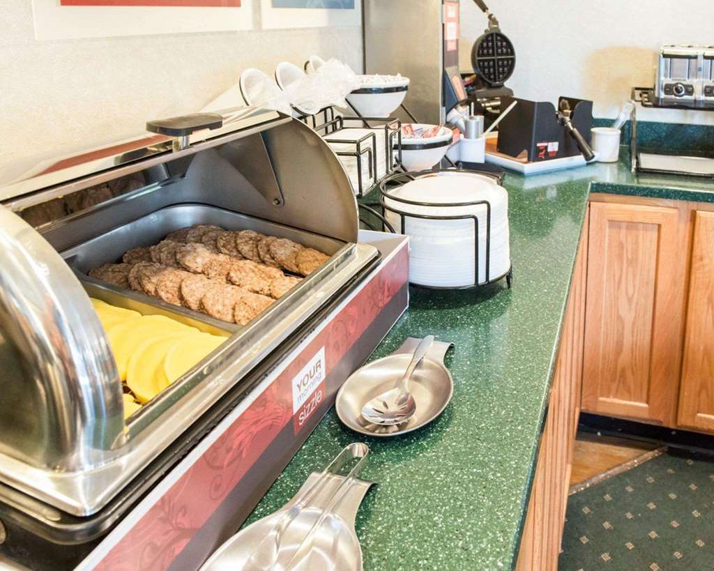 Quality Inn & Suites ניו קאסל מסעדה תמונה